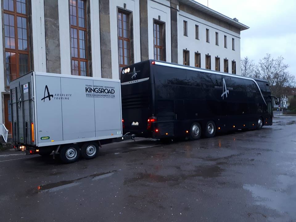 tourbus.jpg